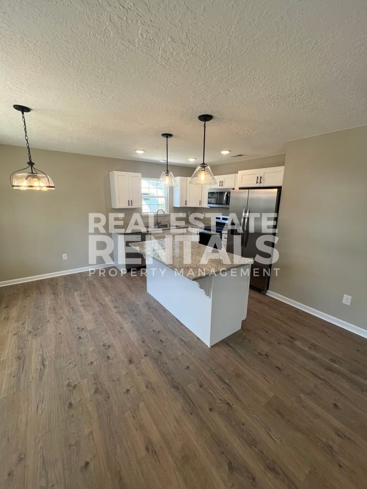 802 Raley St #1 - Photo 3 of 9