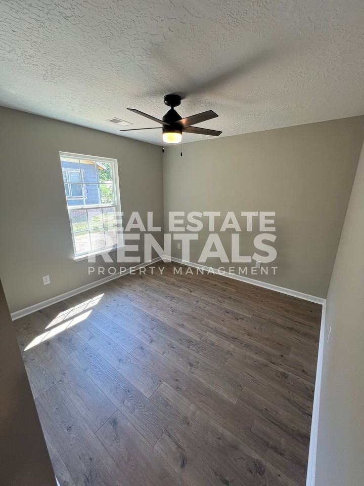 802 Raley St #1 - Photo 4 of 9