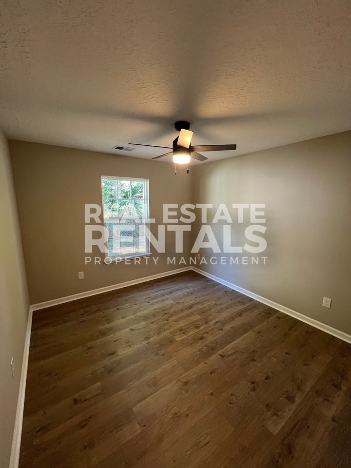802 Raley St #1 - Photo 5 of 9