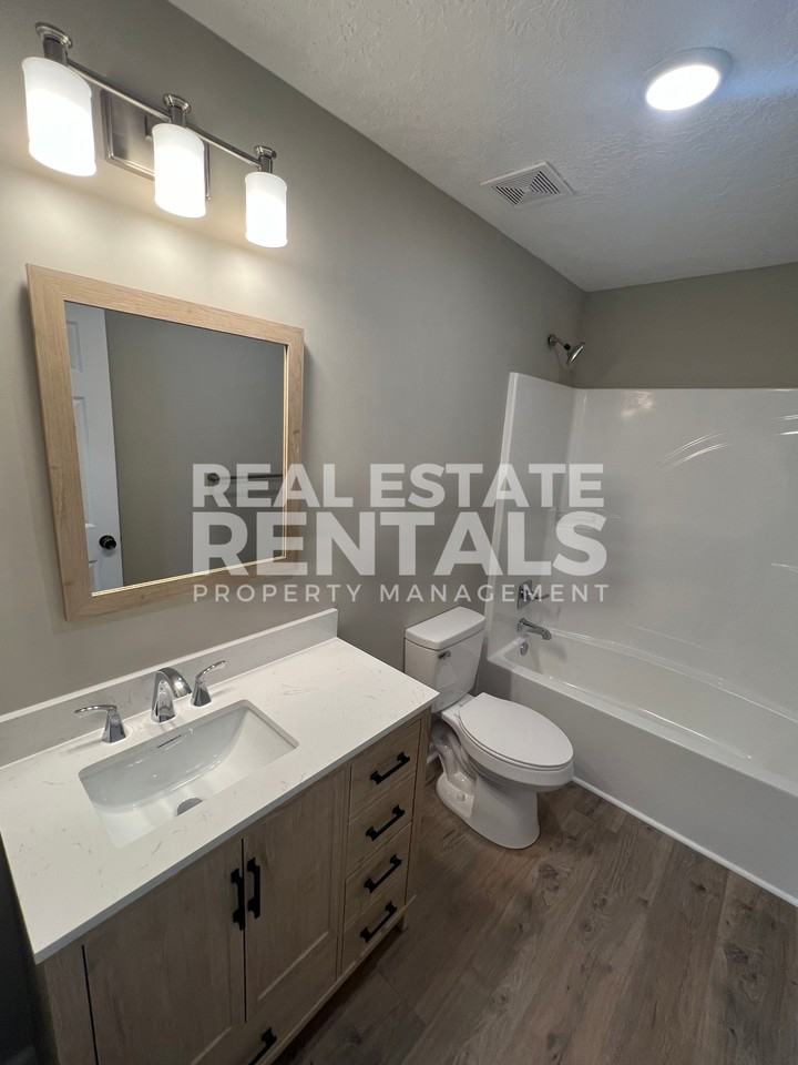 802 Raley St #1 - Photo 6 of 9