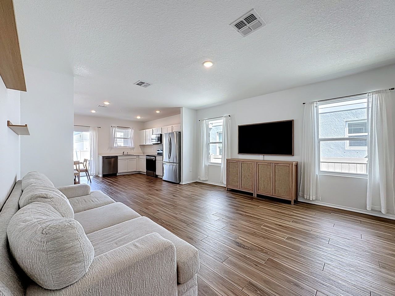 13126 Cedar Elm Ln #1 - Photo 4 of 17