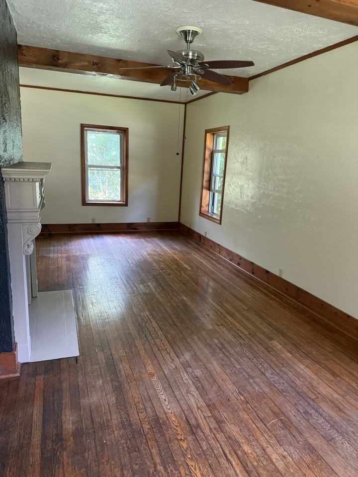 1819 Saint Clair Ave #1 - Photo 5 of 17