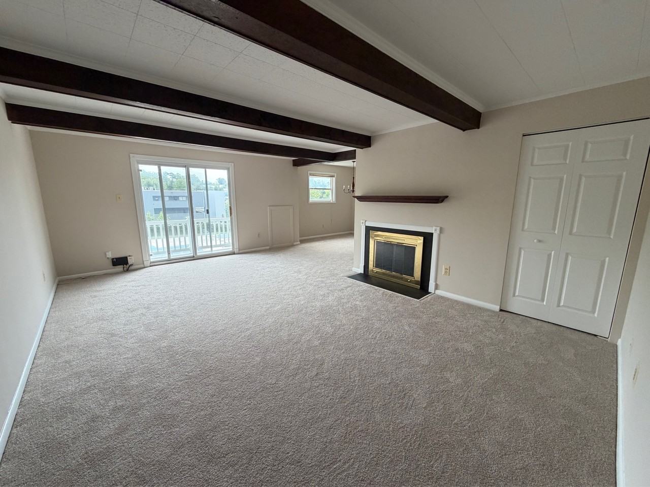 17 Warren Lodge Court - 1Unit 1 C #1 - Photo 2 of 11