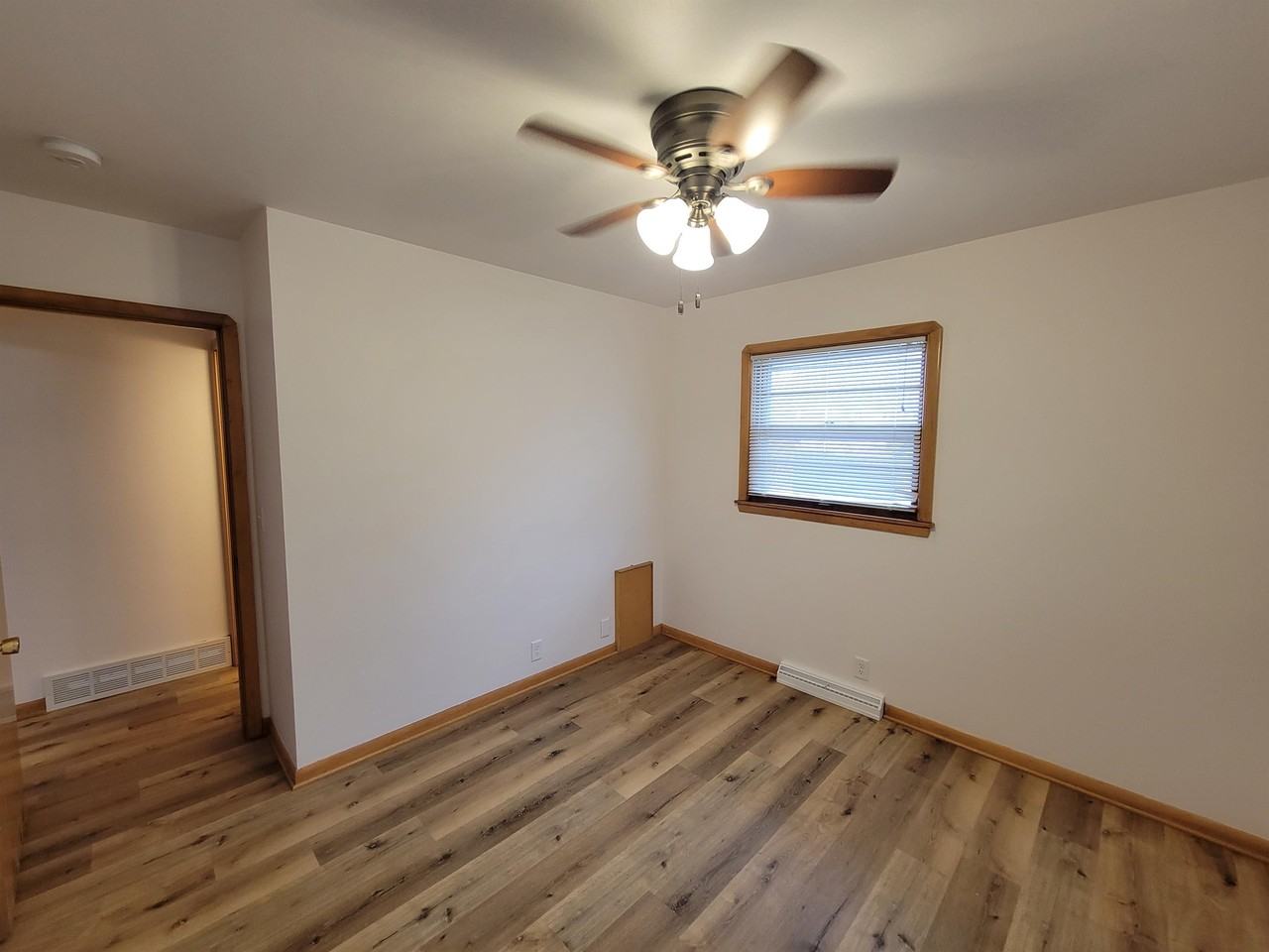 2722 College St - Photo 4 of 12
