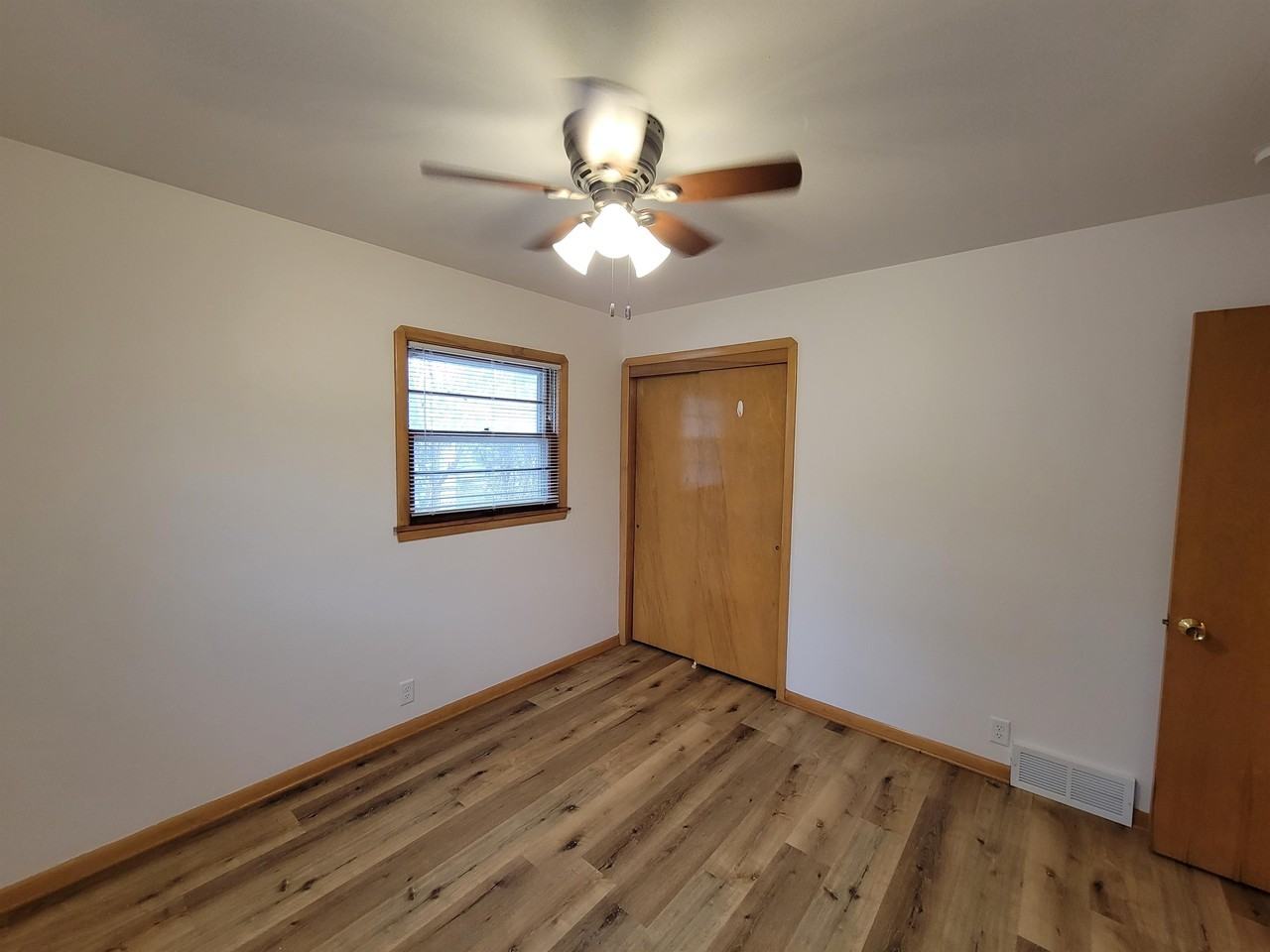 2722 College St - Photo 5 of 12