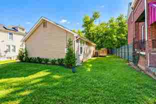1015 48th Pl Ne - Photo 1 of 1