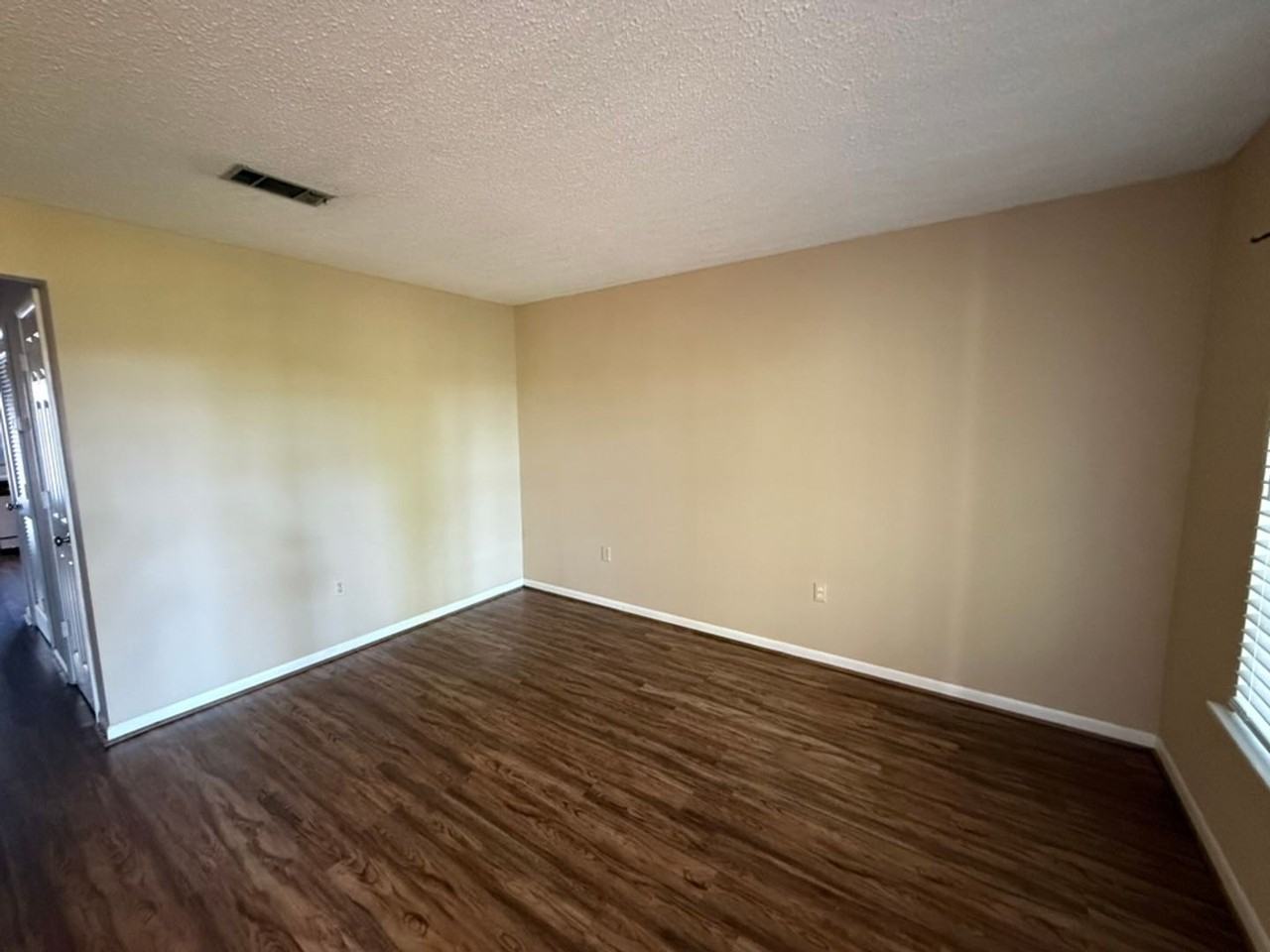 168 E University Dr - Photo 2 of 20