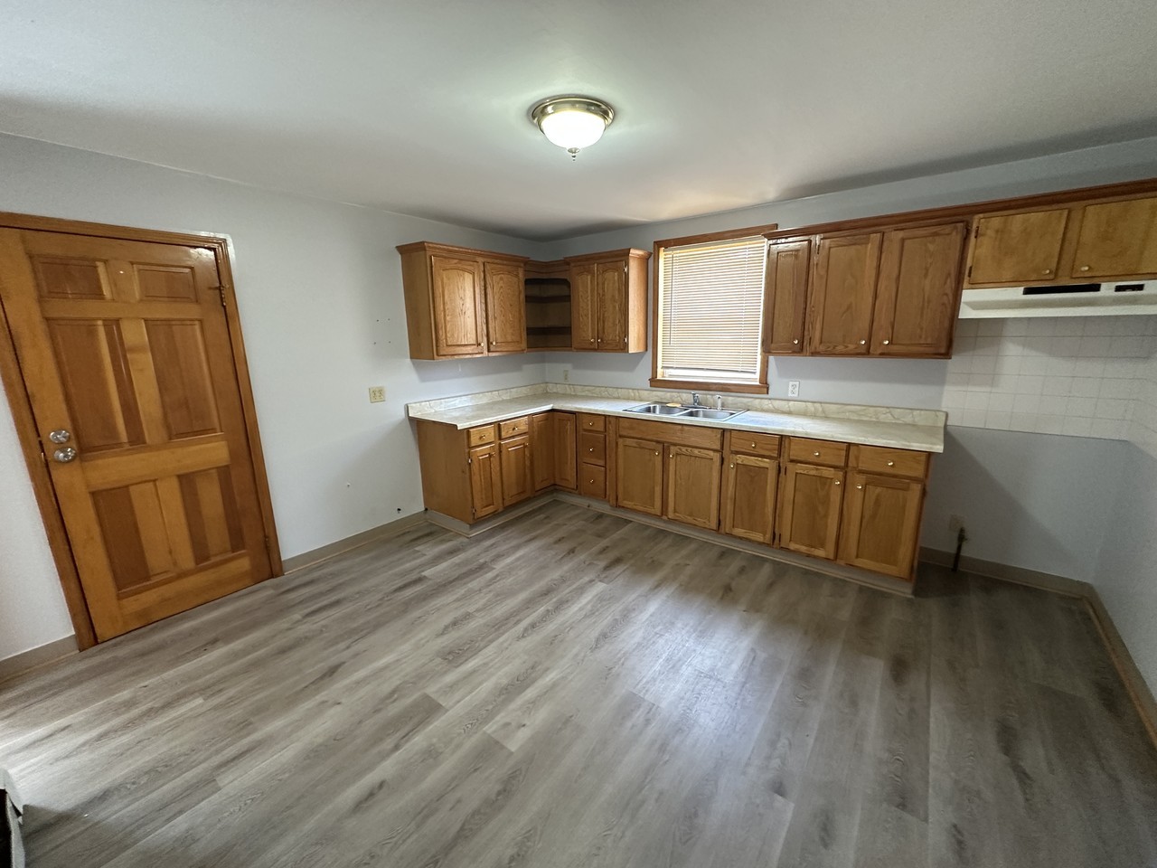 119 Ludington St Lowr - Photo 7 of 12