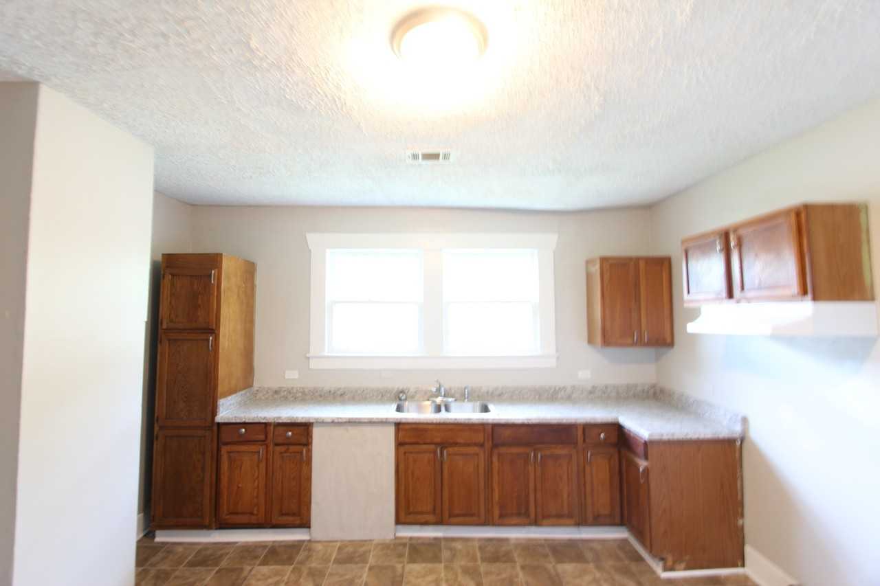 2701 Avenue J #1 - Photo 4 of 18