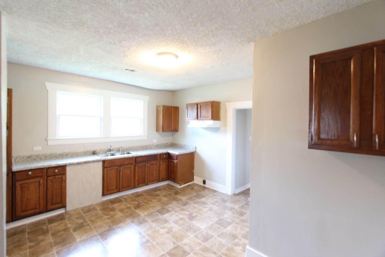 2701 Avenue J #1 - Photo 5 of 18