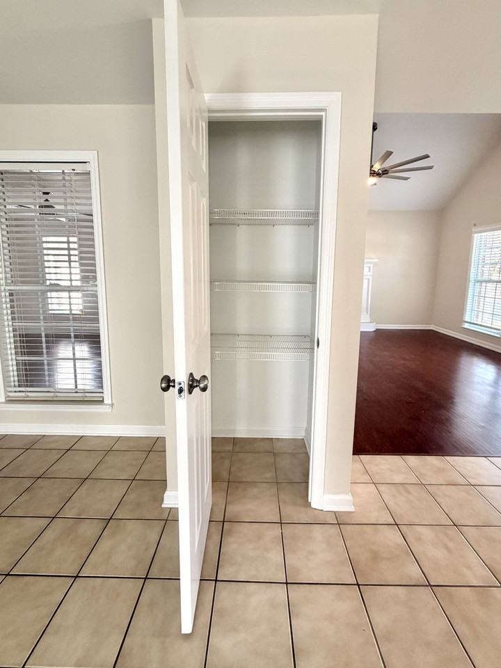 2039 Igou Crossing Dr #1 - Photo 7 of 27