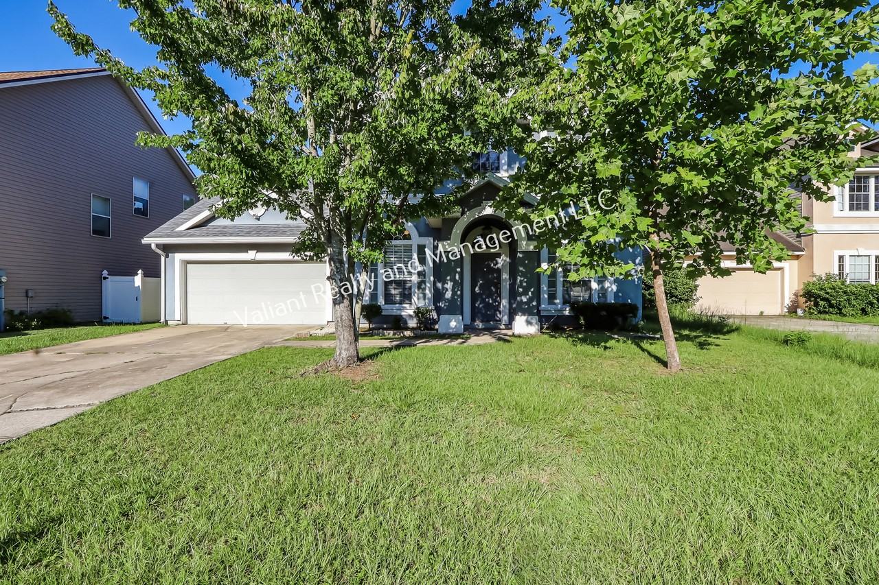 8391 Candlewood Cove Trl #1 - Photo 2 of 43