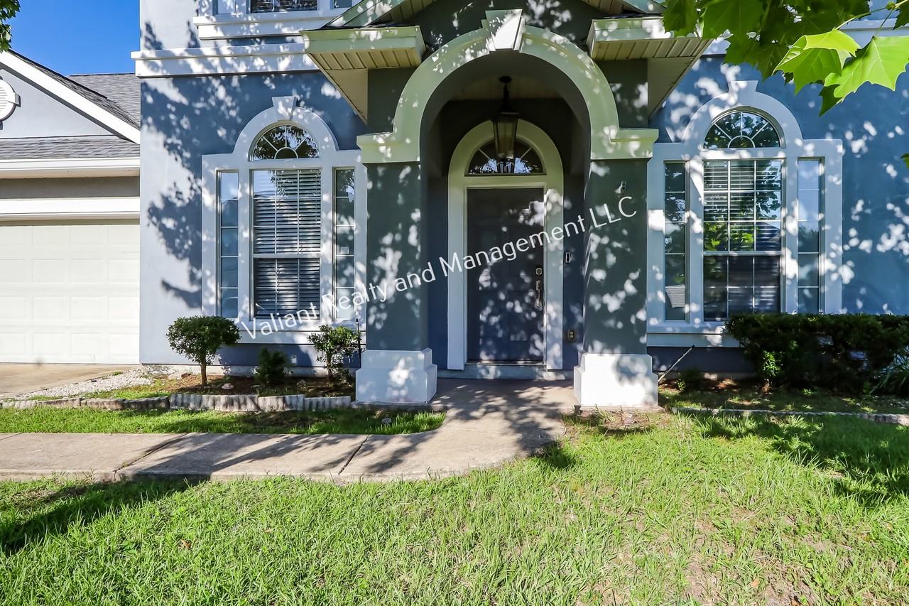 8391 Candlewood Cove Trl #1 - Photo 4 of 43