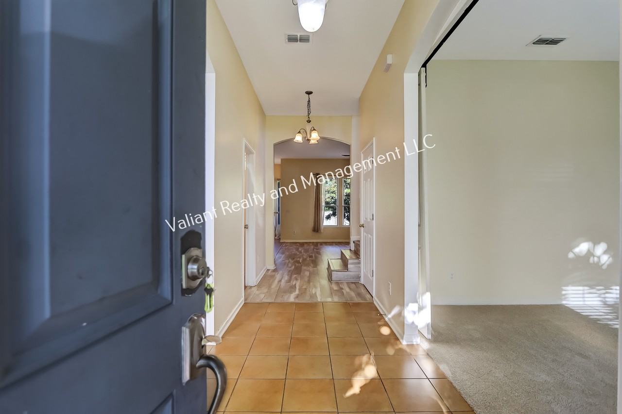 8391 Candlewood Cove Trl #1 - Photo 5 of 43