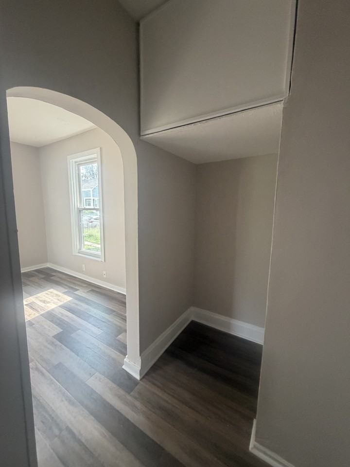5617 Abbottsford St #1 - Photo 5 of 13