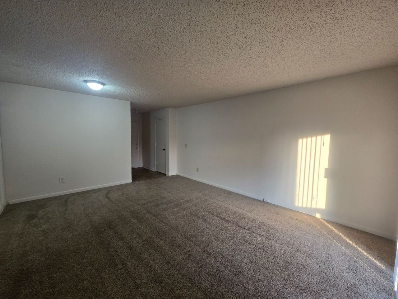 279 Yelton Ct - Photo 5 of 7