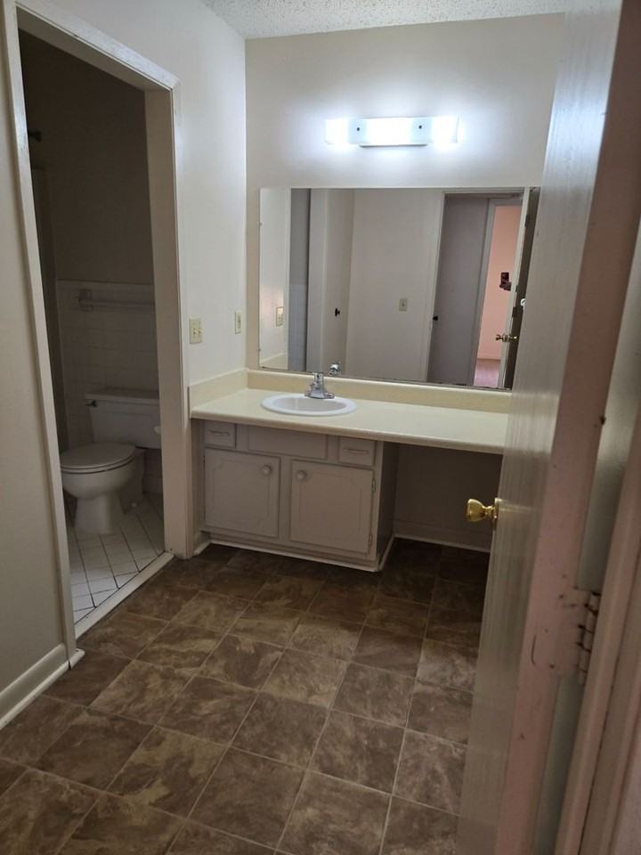 279 Yelton Ct - Photo 6 of 7