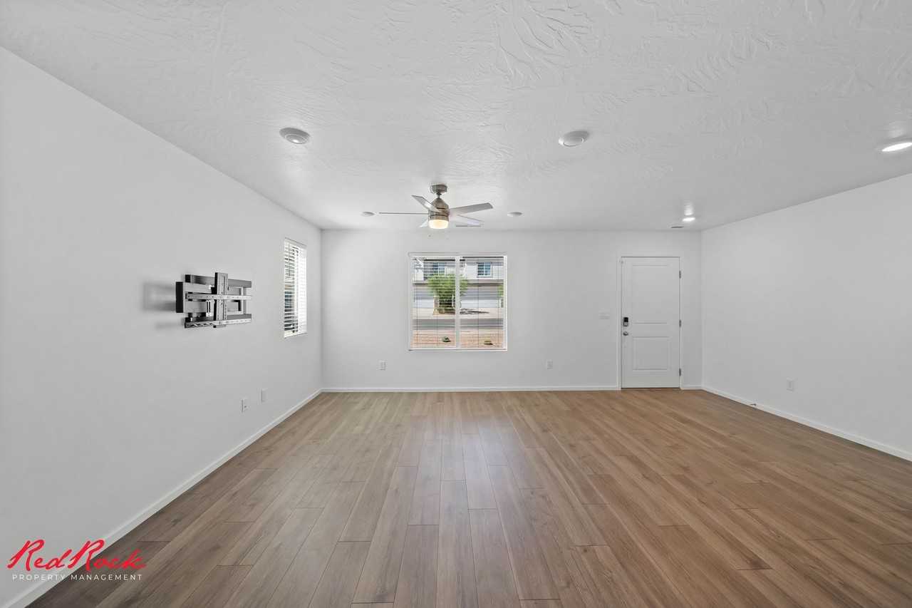 1332 S Pole Creek Ln - Photo 3 of 33