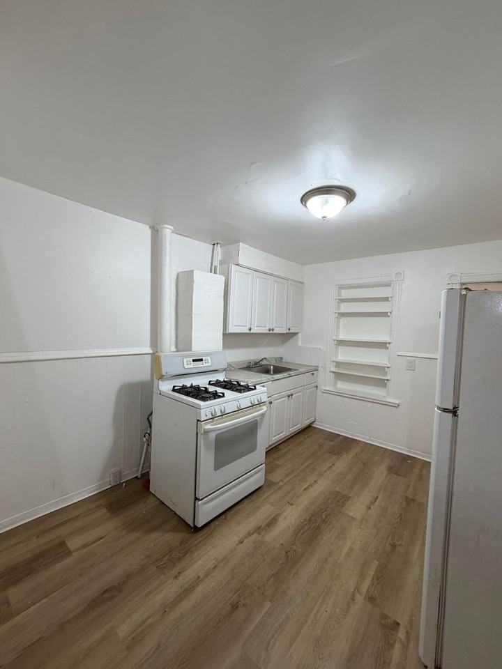 33 Hills Pl - Photo 3 of 15