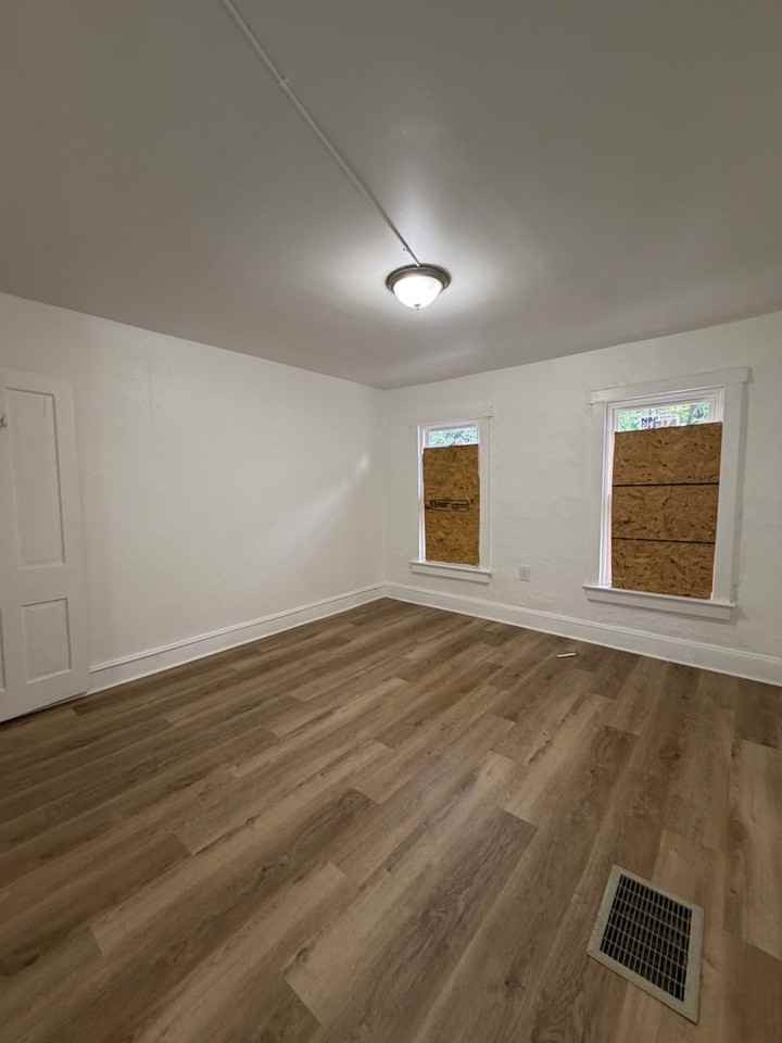 33 Hills Pl - Photo 6 of 15