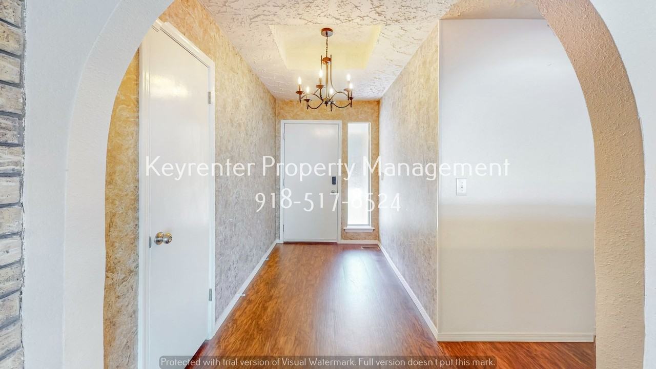 4004 S Maple Ave - Photo 4 of 23