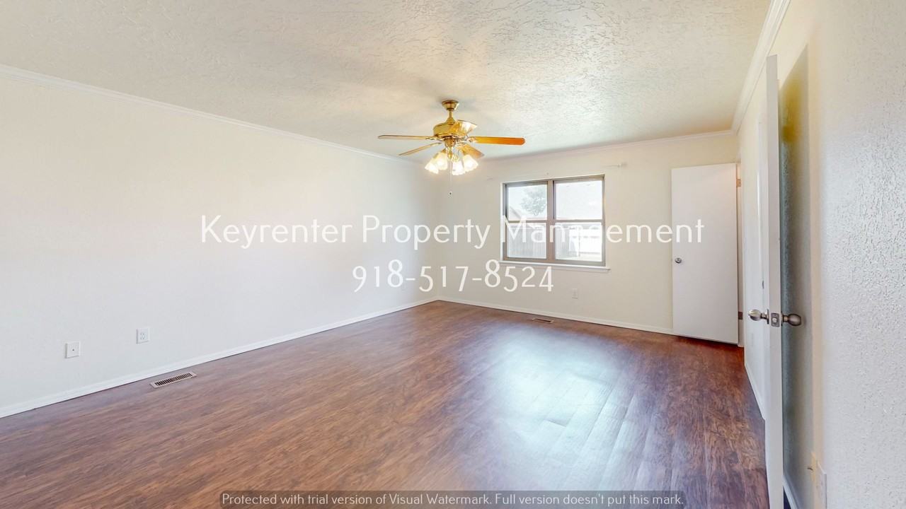 4004 S Maple Ave - Photo 7 of 23