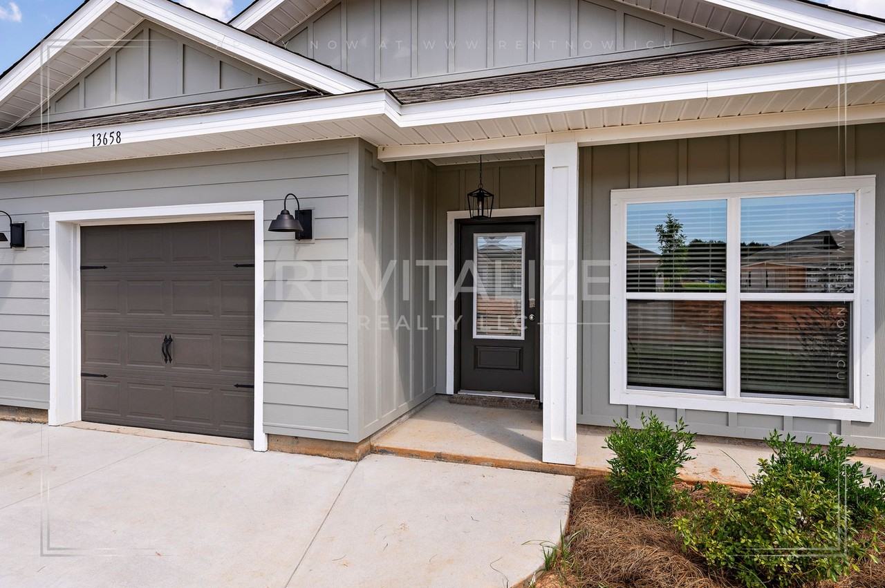 13658 Addison Pl - Photo 4 of 44