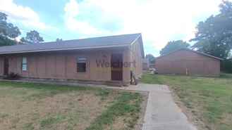 304 N 10th Ave - Photo 1 of 1