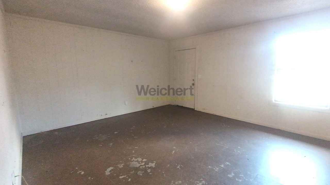 304 N 10th Ave - Photo 2 of 7