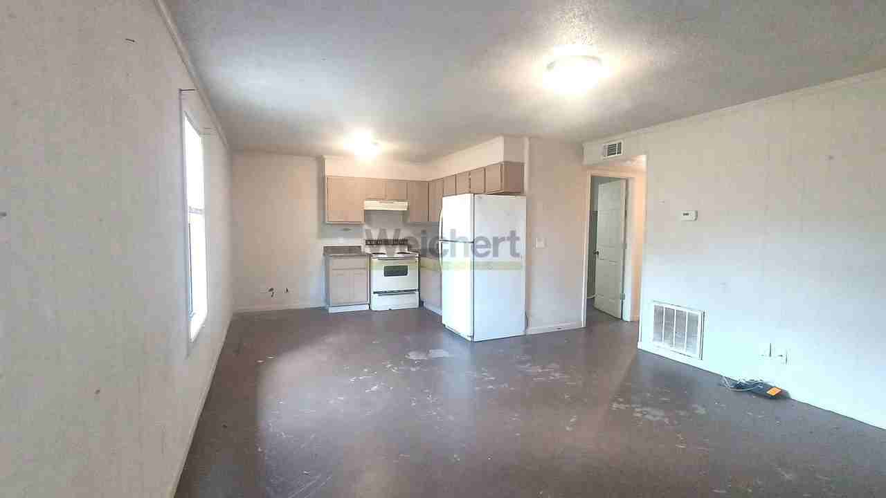 304 N 10th Ave - Photo 3 of 7