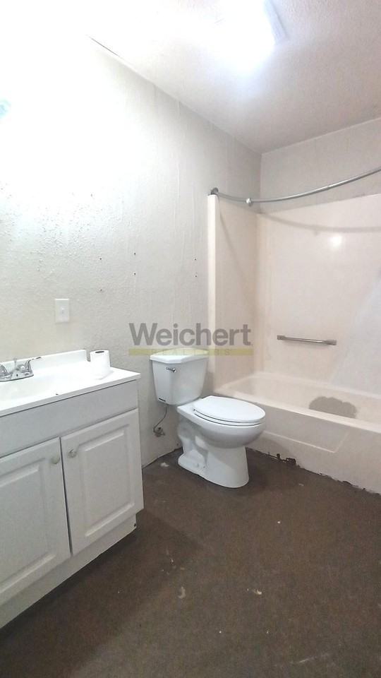 304 N 10th Ave - Photo 6 of 7