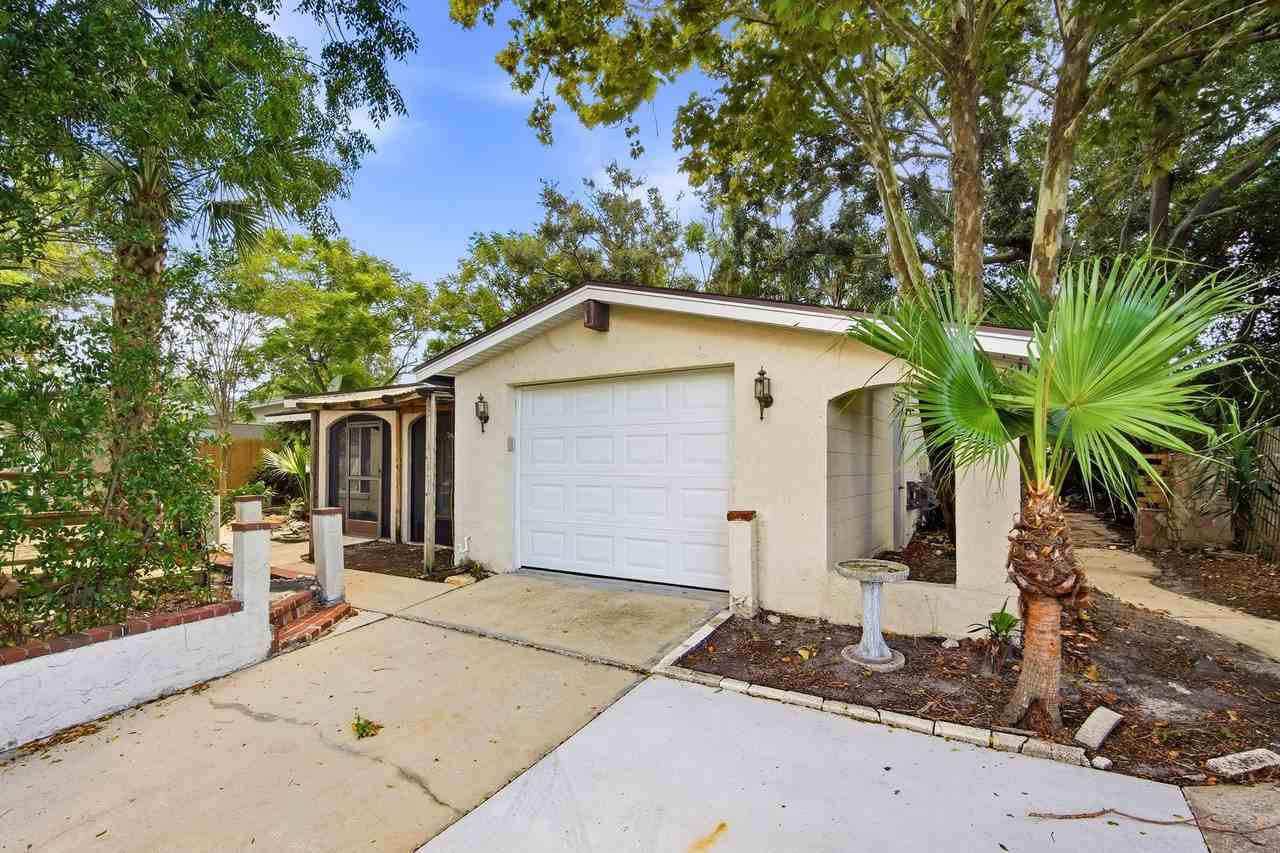 7634 Fox Hollow Dr - Photo 2 of 22
