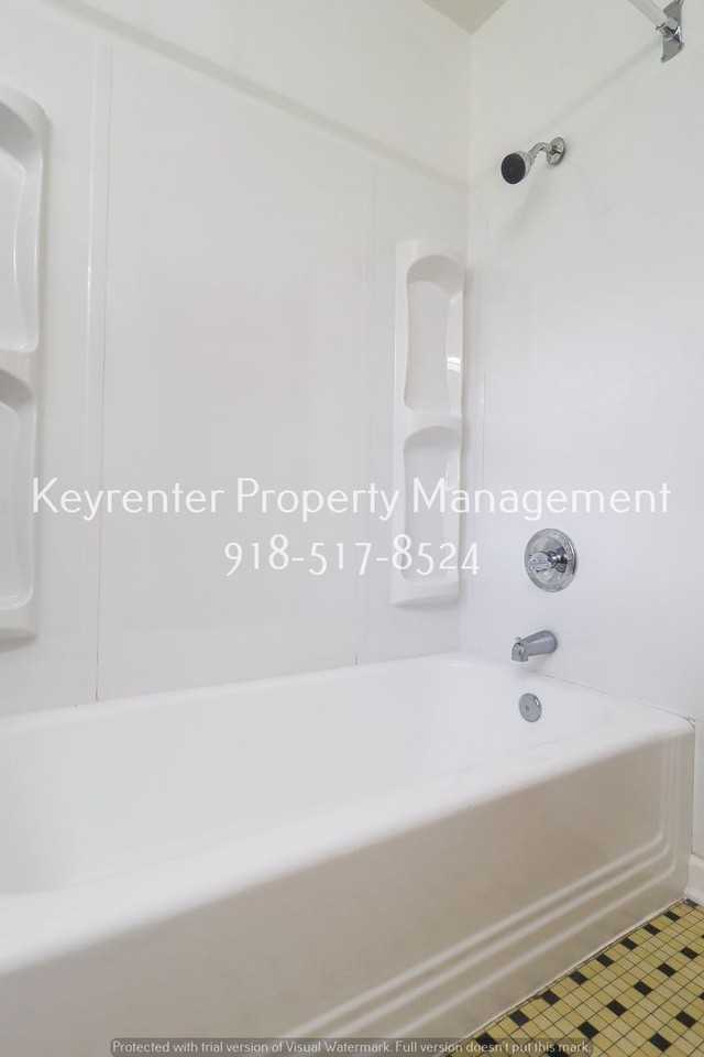 1617 E 32nd Pl - Photo 3 of 27