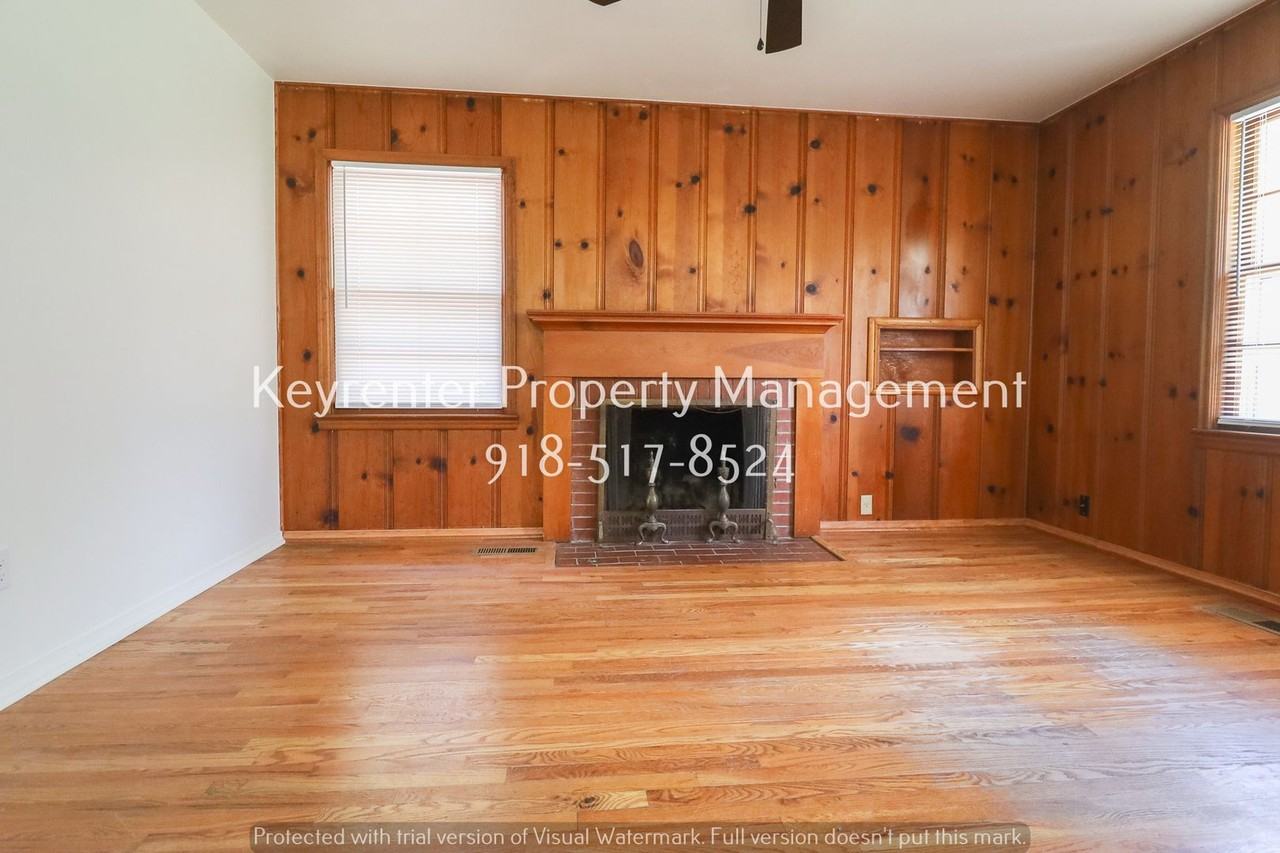 1617 E 32nd Pl - Photo 6 of 27