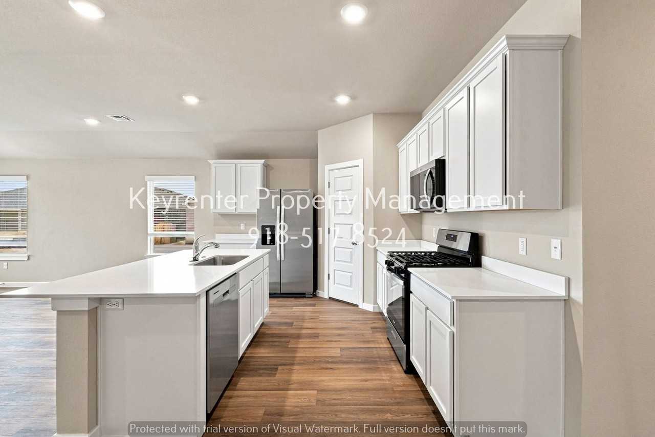 2009 W San Antonio St - Photo 7 of 25