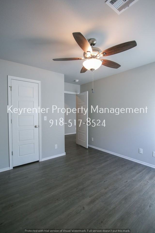 5309 Nassau Ave - Photo 3 of 34