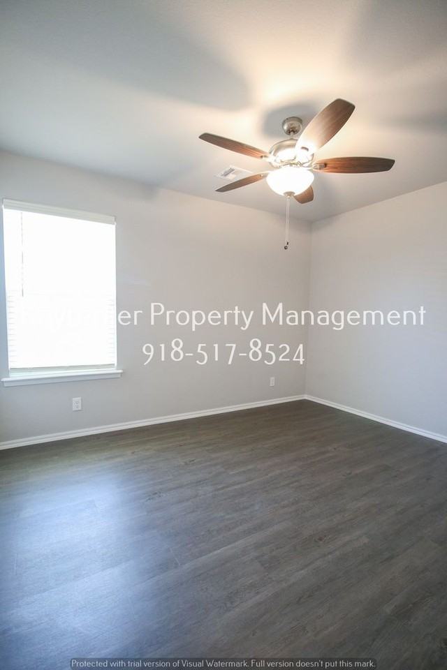 5309 Nassau Ave - Photo 5 of 34