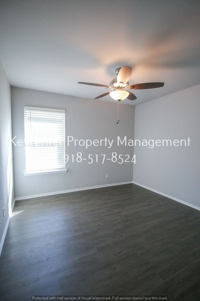 5309 Nassau Ave - Photo 6 of 34