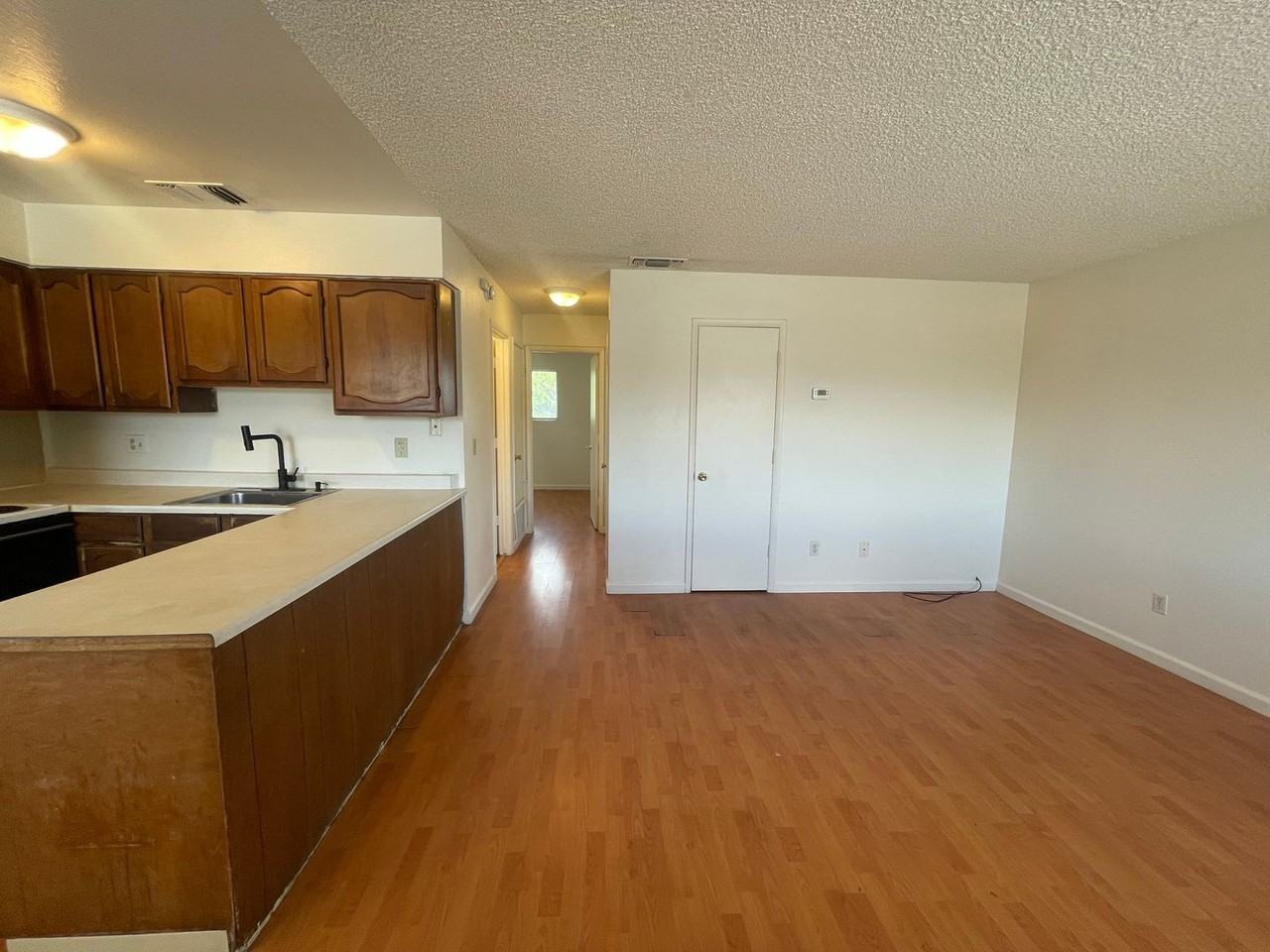 2560 2560 E Street - G #G - Photo 4 of 7