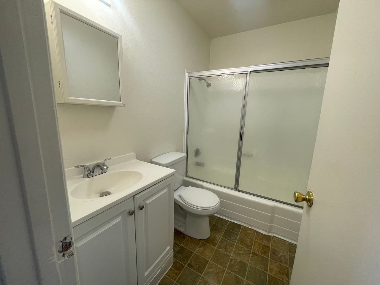2560 2560 E Street - G #G - Photo 5 of 7