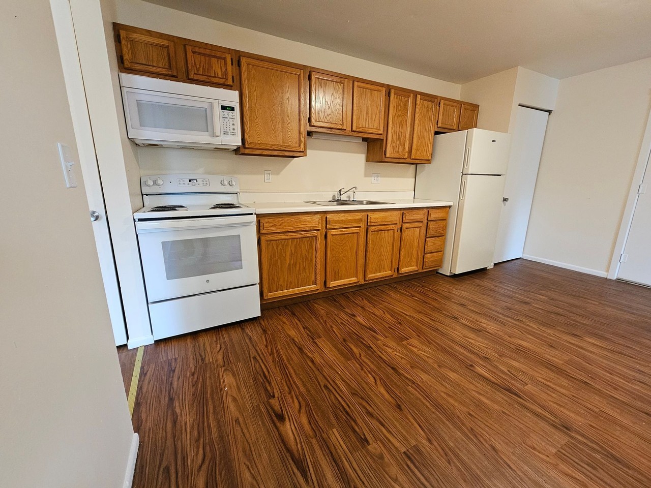 Meadow Creek Apartments - Photo 2 of 9