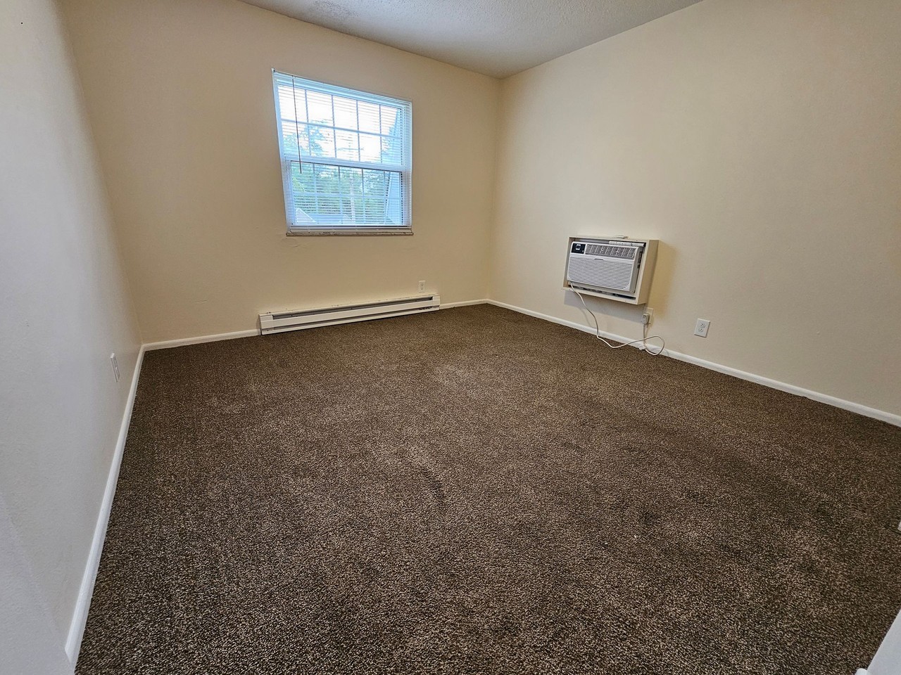 Meadow Creek Apartments - Photo 3 of 9