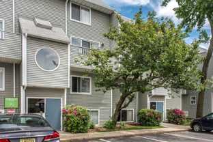 152 Beacon St - Photo 1 of 1