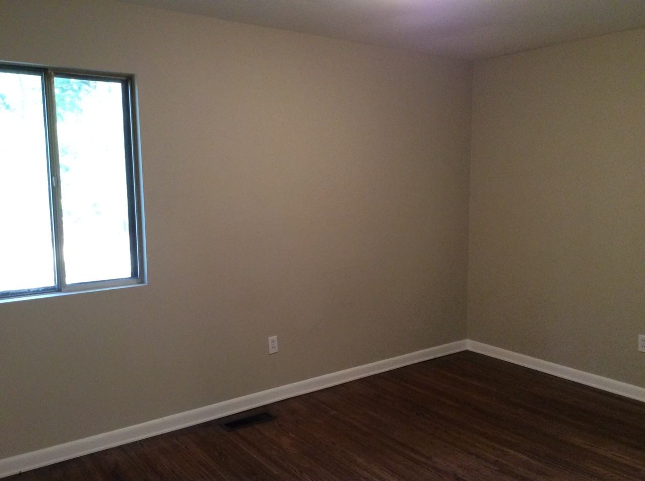 1628 Brewster Rd - Photo 3 of 15