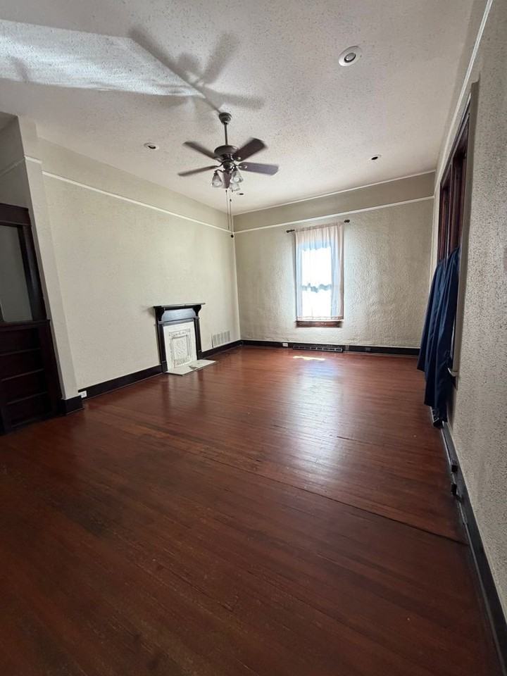 707 Avenue D - Photo 7 of 20