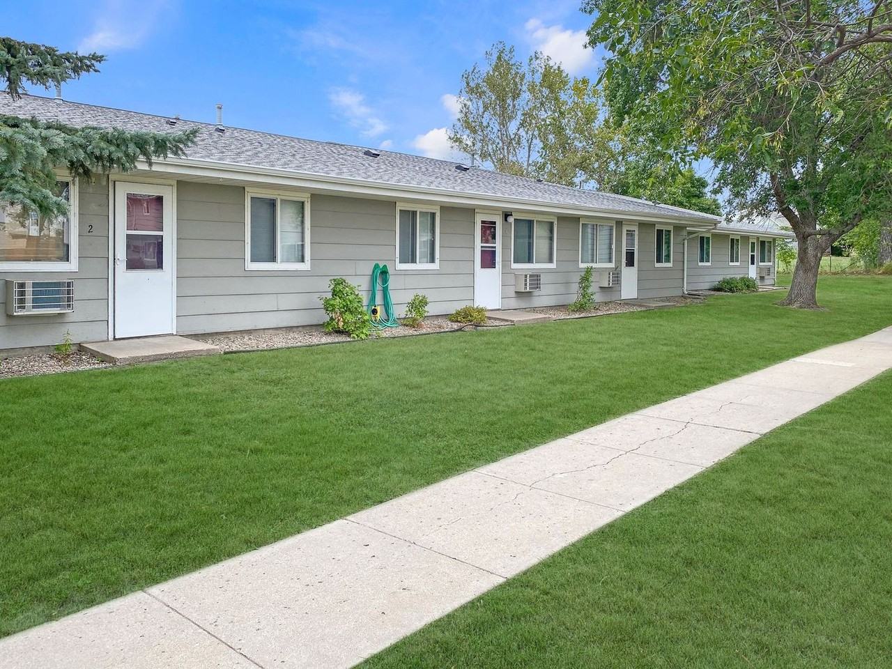 Holiday Village Apartments - Photo 7 of 32
