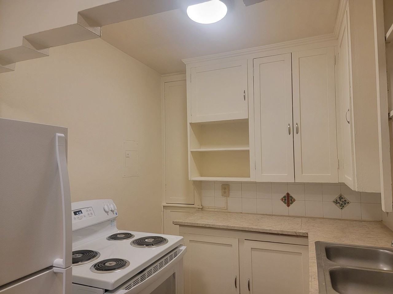 Mercedes Apartments - Photo 7 of 15