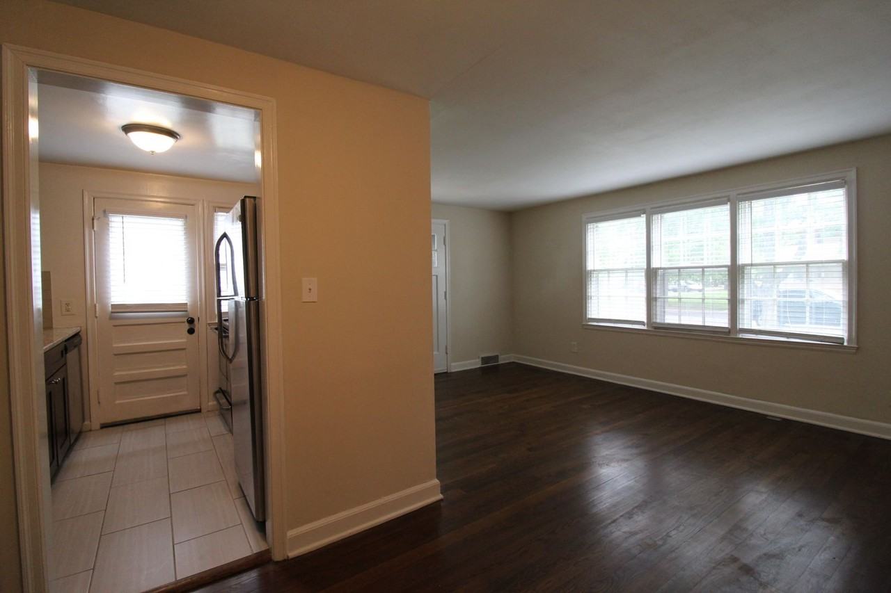 2702 Howell Ter - Photo 6 of 10