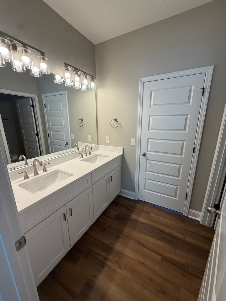 408 S Gregg St #A - Photo 6 of 24