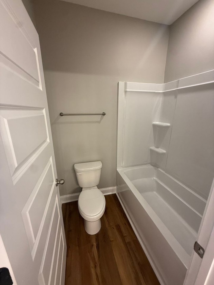 408 S Gregg St #A - Photo 7 of 24